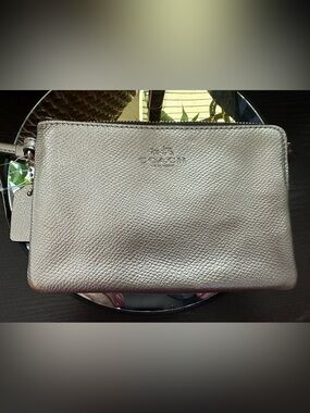 Coach NWT Rose Gold Metallic Pebbled Leather Wristlet